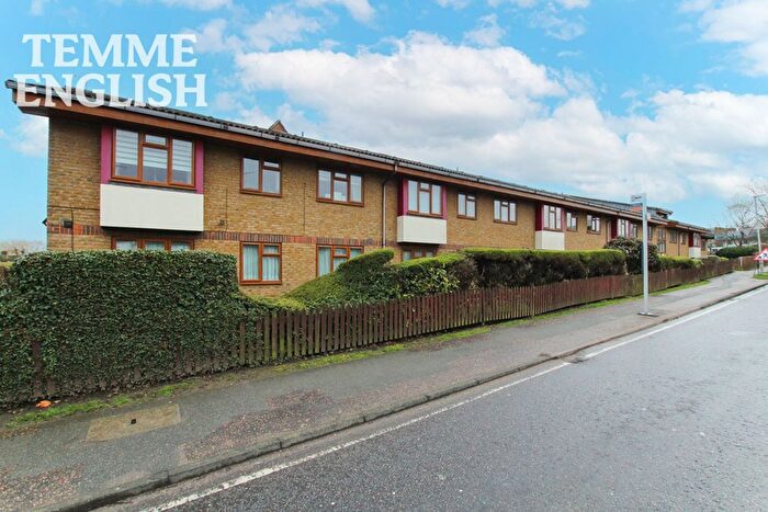 1 Bedroom Flat For Sale In Outwood Common Road, Billericay, CM11