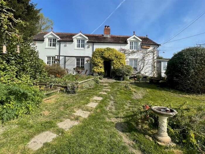 3 Bedroom Detached House For Sale In Llangadog, SA19