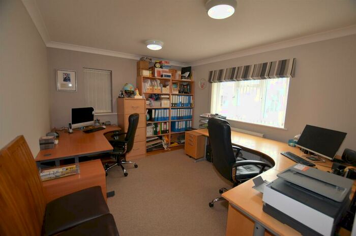 5 Bedroom Detached House For Sale In Granville Close, Duffield, Derby., DE56