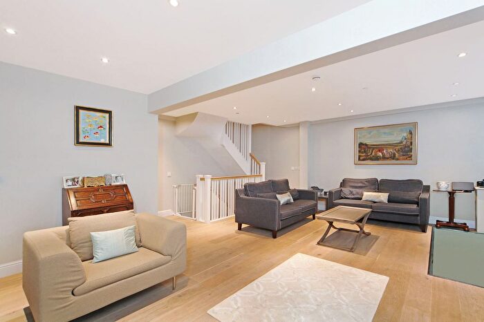 3 Bedroom Terraced House To Rent In Harriet Walk, London, SW1X
