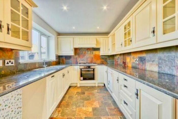 2 Bedroom Property To Rent In Springvale Road, Chesterfield, S45