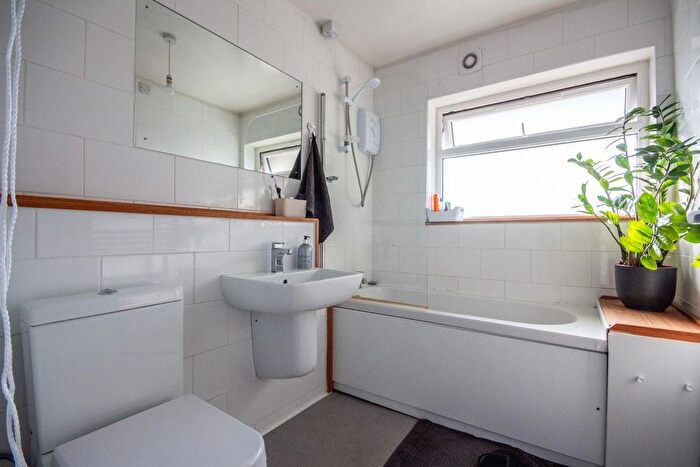 2 Bedroom Flat For Sale In De Freville Road, Great Shelford, Cambridge, CB22