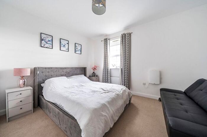 3 Bedroom Semi-Detached House For Sale In Walford Grove, Kempston, Bedford, MK42