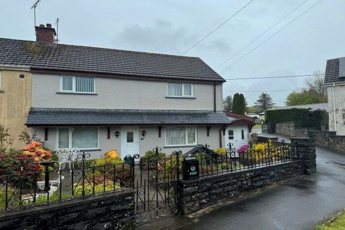 3 Bedroom Property To Rent In Bryngwenllian, Whitland, SA34