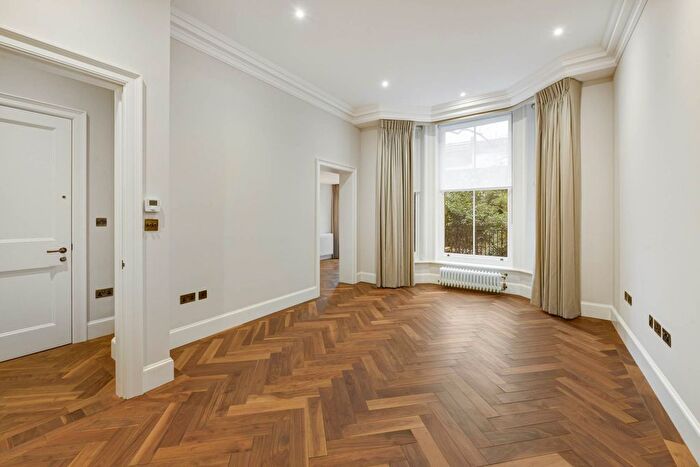 2 Bedroom Flat To Rent In Sloane Gardens, London, SW1W