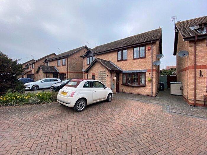 2 Bedroom Semi Detached House To Rent In Lammas Court, CV8