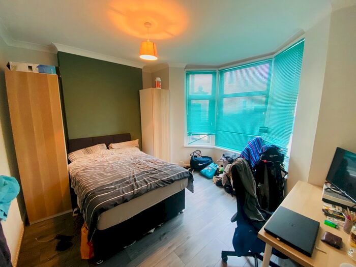 4 Bedroom Semi-Detached House To Rent In Breaval Street, Cardiff CF24