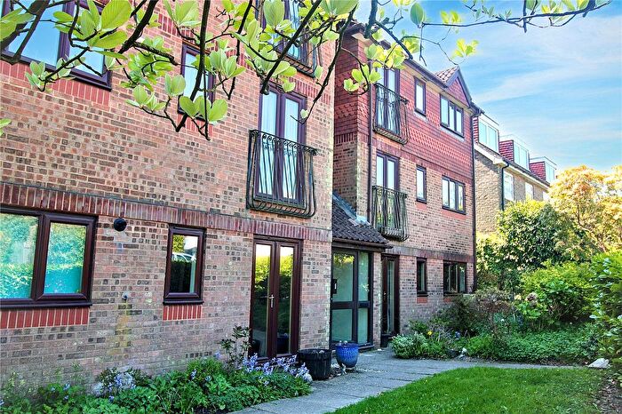2 Bedroom Flat To Rent In Eridge Road, Crowborough, East Sussex, TN6