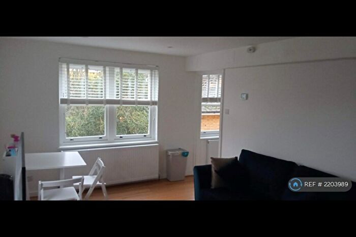 1 Bedroom Flat To Rent In Castelnau, Barnes, SW13