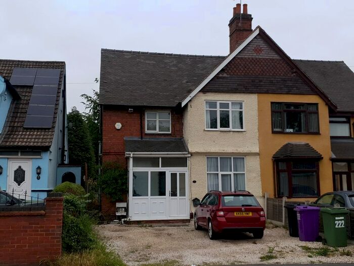 4 Bedroom Semi-Detached House To Rent In Bushbury Road, Wolverhampton, West Midlands, WV10