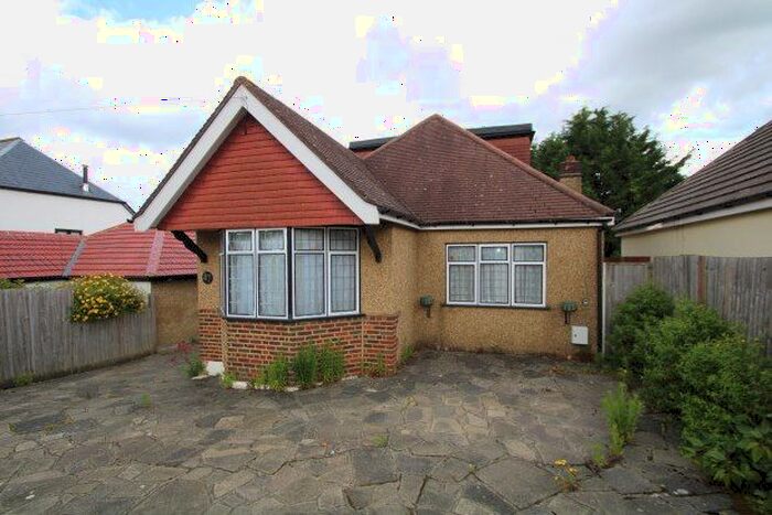 5 Bedroom Chalet To Rent In York Road, South Croydon, CR2
