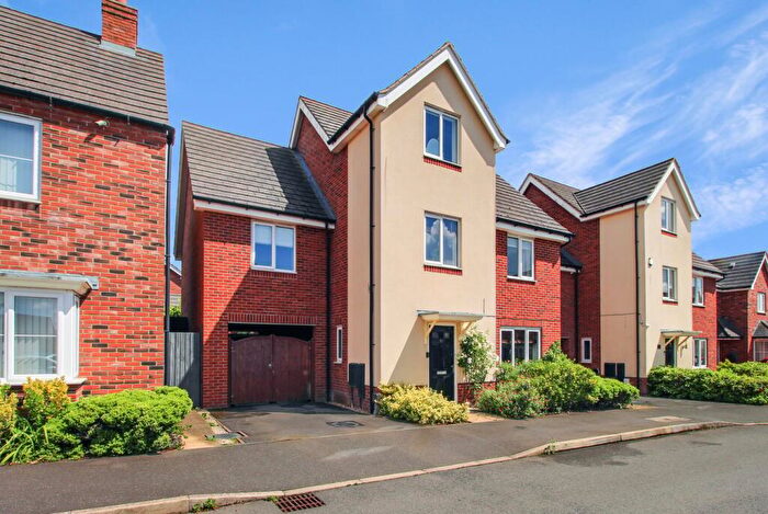 6 Bedroom Detached House For Sale In Aspen Road, Eden Park, Rugby, CV21