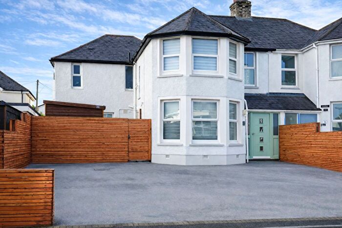 5 Bedroom Semi Detached House For Sale In Pentire Avenue, Newquay, TR7