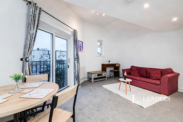 1 Bedroom Flat To Rent In West Hill Place, Bournemouth, Dorset, BH2