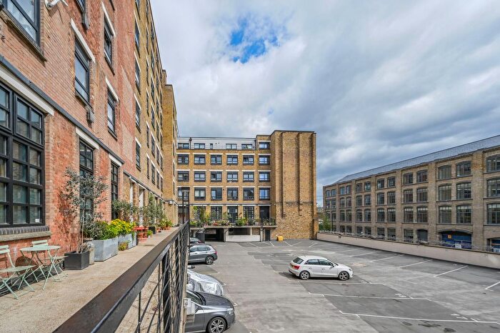 2 Bedroom Flat To Rent In Bethnal Green Road, Bethnal Green, London, E2