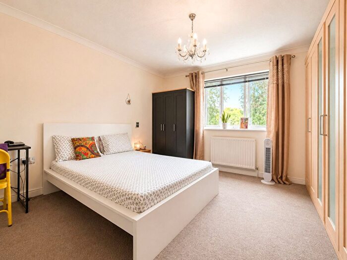 2 Bedroom Flat To Rent In Station Road, West Drayton, UB7