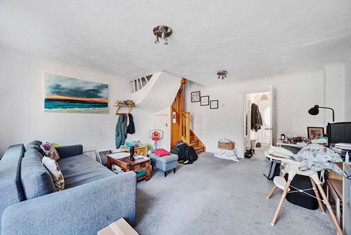 3 Bedroom Detached House To Rent In Regent Place, Colliers Wood, London, SW19