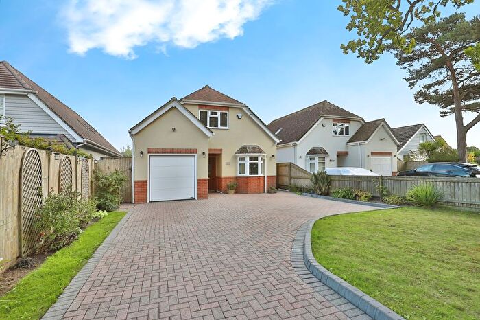 4 Bedroom Bungalow For Sale In Stony Lane, Burton, Christchurch, Dorset, BH23