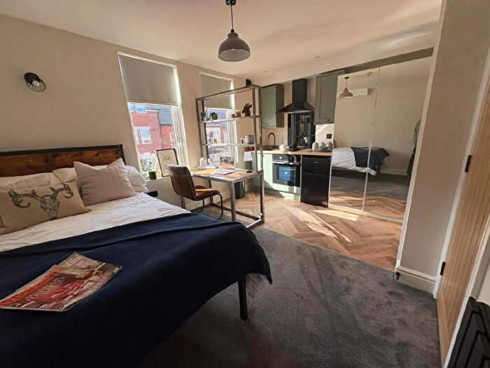 Studio To Rent In U Raddlebarn Road, Selly Oak, Birmingham, West Midlands, B29