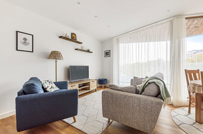 2 Bedroom Apartment For Sale In St. Marks Square, Bromley, BR2