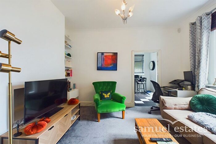 1 Bedroom Flat To Rent In Hamilton Road, South Wimbledon, SW19