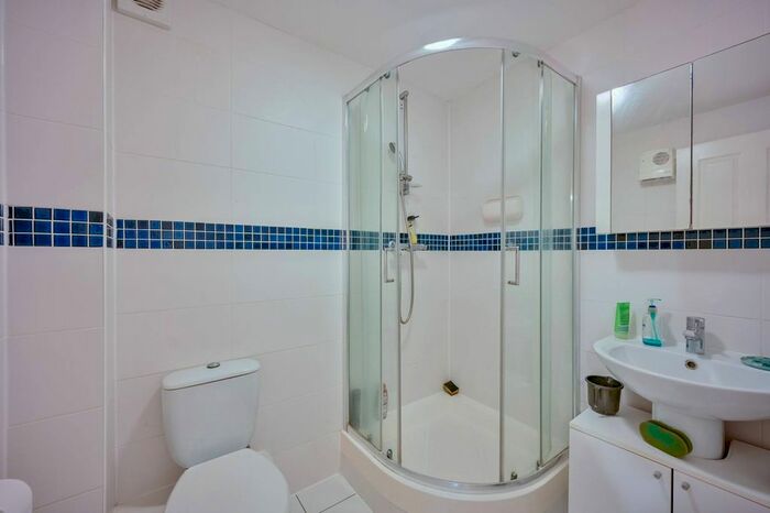1 Bedroom Flat To Rent In Heathcote Road, St Margarets, Twickenham, TW1