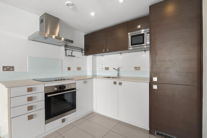1 Bedroom Flat To Rent In Angel Wharf, Shepherdess Walk, N1