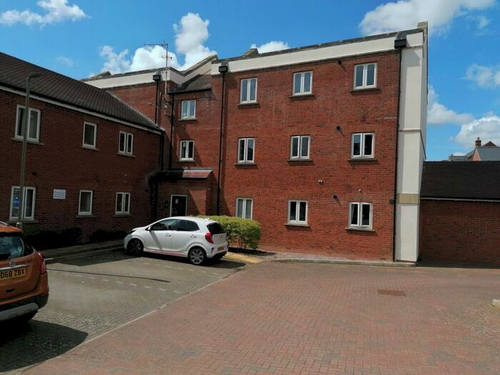 2 Bedroom Flat To Rent In Hardwick Hill, Banbury, OX16