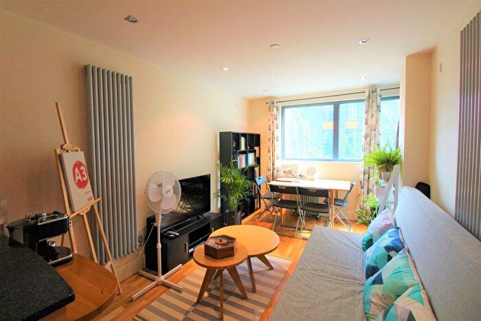 1 Bedroom Flat To Rent In Millharbour, South Quay, E14
