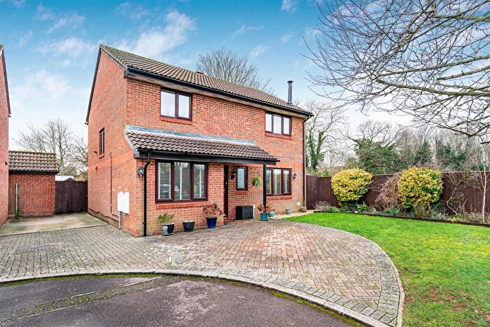 3 Bedroom Detached House For Sale In Montgomery Road, Caversfield, Bicester, OX27