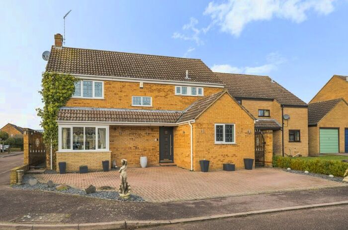4 Bedroom Detached House For Sale In Brittons Close, Sharnbrook, Bedford, MK44
