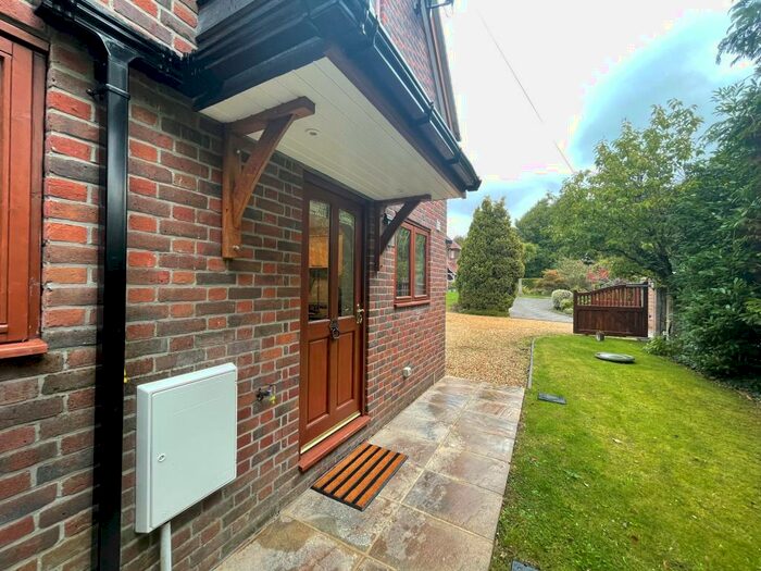 2 Bedroom Cottage To Rent In Flexford Road, North Baddesley, SO52