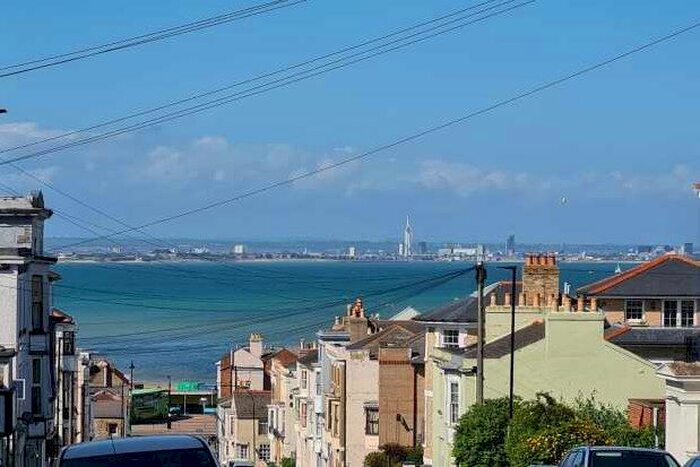 2 Bedroom Flat To Rent In George Street, Ryde, PO33