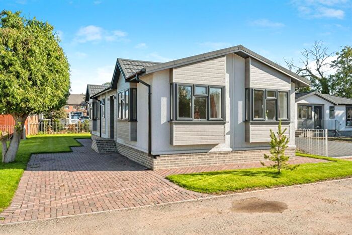 2 Bedroom Lodge For Sale In Sandtoft Road, Belton, Doncaster, DN9