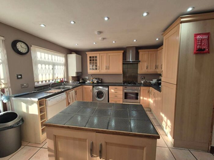 4 Bedroom Semi Detached House To Rent In Neville Road, London, E7