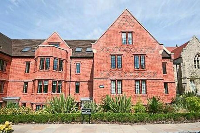 2 Bedroom Apartment To Rent In Albert Court, Brentwood, Essex, CM14