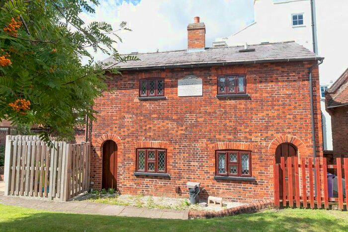 2 Bedroom Detached House To Rent In High Street, Baldock, SG7