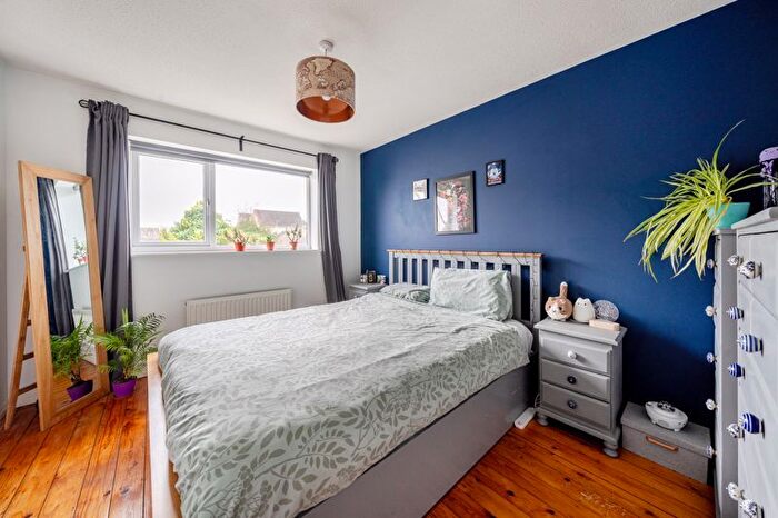 2 Bedroom Terraced House For Sale In Aspen Square, Oxford, OX4