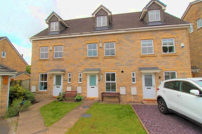 3 Bedroom Town House To Rent In Limewood Close, Helmshore, Rossendale, BB4