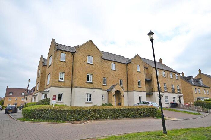 2 Bedroom Apartment For Sale In Tenby Grove, Kingsmead, Milton Keynes, Buckinghamshire, MK4