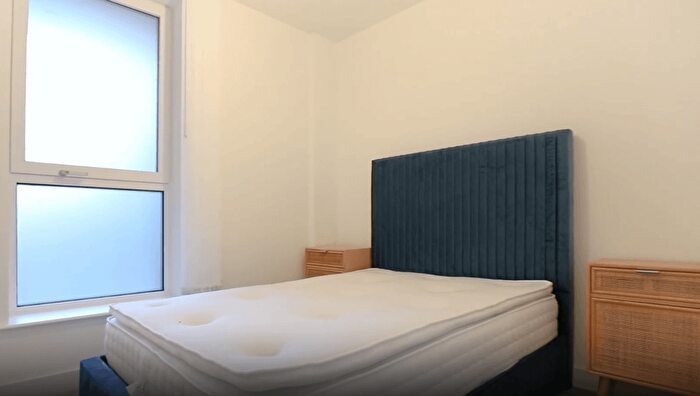 3 Bedroom Flat To Rent In Cotton Street, London, E14