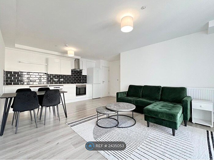 2 Bedroom Flat To Rent In Mitcham Road, London, SW17