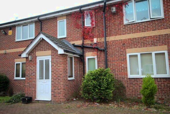 1 Bedroom Flat To Rent In Zeals Garth, Bransholme, Hull, HU7