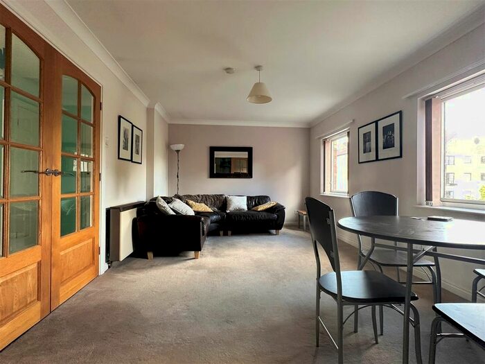 2 Bedroom Flat To Rent In Postern Close, Bishops Wharf, YO23
