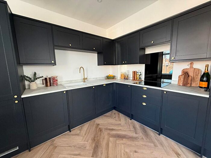 3 Bedroom End Of Terrace House For Sale In Highland Road, Portsmouth, Hampshire, PO4