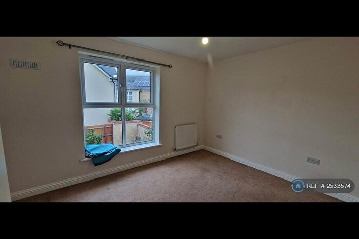 4 Bedroom Semi-Detached House To Rent In Cranesbill Close, Cambridge, CB4