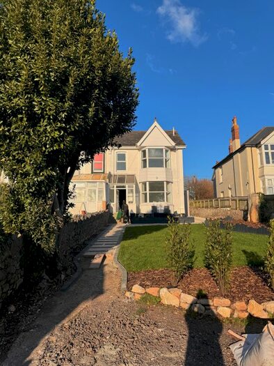 4 Bedroom End Of Terrace House To Rent In Bronshill Road, Torquay, TQ1