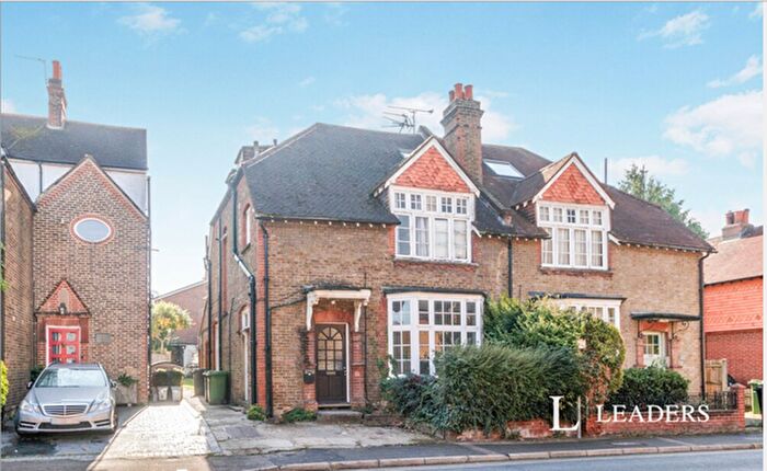 1 Bedroom House To Rent In The Crescent, Leatherhead, KT22