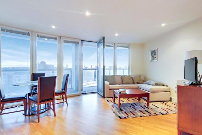 1 Bedroom Apartment To Rent In Trinity Tower, Quadrant Walk, E14