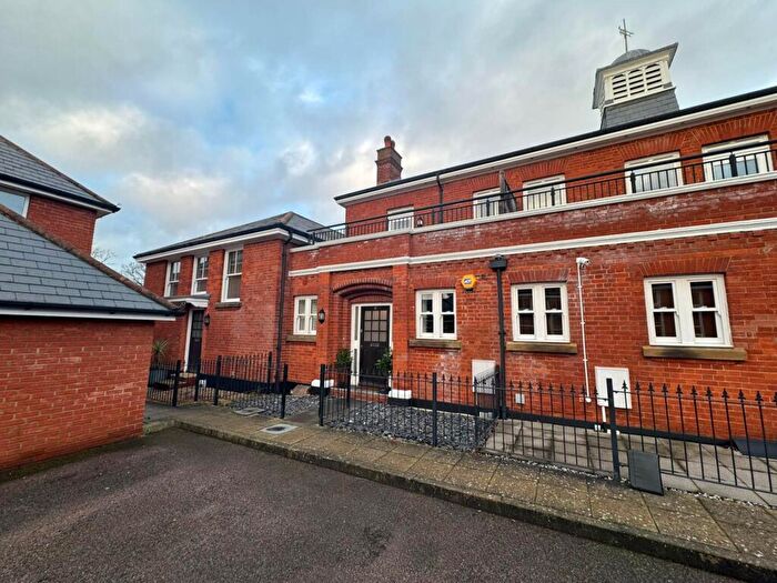 2 Bedroom Terraced House For Sale In Kensington Way, Brentwood, CM14